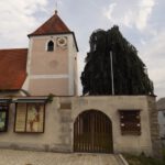 Los gehts bei der alten Kirche in Kohlberg