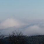 In den Vorwaldtälern halten sich die Wolken