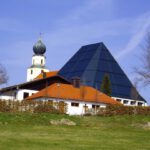 Markante Aussegnunghalle