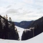 Vor dem Flachland liegt noch eine Bergreihe