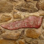 Der Teufelsschuh in der Stadtmauer am Oberen Tor