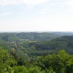 Tiefe Flusstäler zerschneiden die Hochebenen der Nordeifel