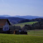 Schöner Ausblick zu den Skihügeln um St. Englmar