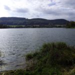 Gegenüber der Deckersberg