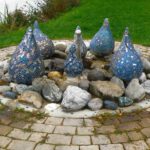 Dann folgen wieder Kunstwerke mit Tiefsinn