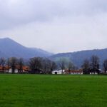 Die Hügel östlich von Benediktbeuern Die Hügel östlich von Benediktbeuern