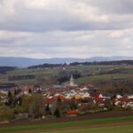 Hinter Bärnau zeigt sich etwas überraschend das Fichtelgebirge