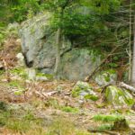 Nach oben hin wird es felsiger