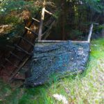 Die fürstliche Forstverwaltung Thurn und Taxis ist zu faul zum Aufräumen. Dies war nicht der einzige umgestürzte Jagdhochsitz auf der Tour!