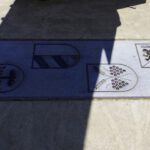 Wappenstein im Fundament, von links nach rechts Rudolfingen, Trüllikon, Wildensbuch und Schlatt TG Wappenstein im Fundament, von links nach rechts Rudolfingen, Trüllikon, Wildensbuch und Schlatt TG