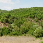 Von dort oben gibt es ebenfalls einen Pfad zum See