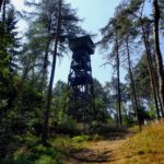 Aussichtsturm in hellerem Licht als im Oktober Aussichtsturm in hellerem Licht als im Oktober