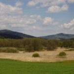 Schlossberg (Nad Zámečkem) und Hirschstein (Starý Herštejn), beide bereits auf böhmischem Grund