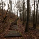 Treppe nicht in den Himmel, sondern zur...