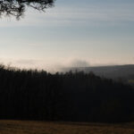 Auch aus dem Regental kriechen Wolken hoch