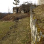 Neuzeitliche Stützmauer auf dem Breitenstein