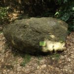 Dort liegen jede Menge Felsen herum...