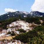 Rechts geht es hinauf zum Schrecksattel, dem wohl einfachsten Zustieg