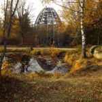 Aussichtsturm mit Spiegelung