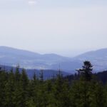 Bei klarer Sicht müsste man in der Mitte die Donauebene erkennen können