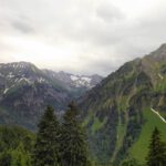 Der Hochvogel schämt sich und versteckt sich in der Wolke