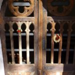 Dekorierte Kapellentür