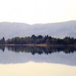 Dafür spiegelt der See alles Dafür spiegelt der See alles