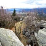 Burggarten. Es gibt zwar am Gipfel keine Burg, aber es sieht trotzdem wie ein Burggarten aus Burggarten. Es gibt zwar am Gipfel keine Burg, aber es sieht trotzdem wie ein Burggarten aus