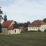 Kirche und Pfarrhaus