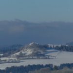 Wachtküppel vor der mittelhessischen Wolkenwand