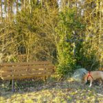 Marterl mit Sitzgelegenheit