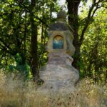 Kunstvoll gestaltete Kreuzwegstation