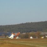 Berghausen vor den Richtheimer Windrädern