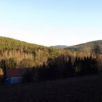 Durchblick über Hammerhof zum Eibenstein