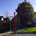 Dorfahorn mit Spielplatz oder doch Dorfspielplatz mit Ahorn?