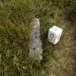 Alter und neuer Grenzstein Alter und neuer Grenzstein