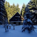 In Bügellohe steht der Schnee bis zu den Fenstern