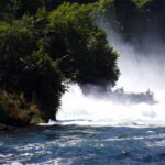 Sprühregen an der Bootsanlegestelle