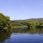 Friedlicher Regen von der Fähre aus