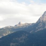 Östliches Dachsteinmassiv, in der Mitte der Däumelkogel, daneben prominent der Krippenstein