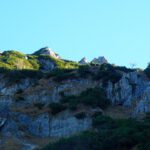 Höhergelegene Felsen bekommen noch Sonne ab Höhergelegene Felsen bekommen noch Sonne ab