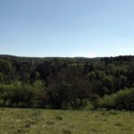 Hier ist die Alb bereits mehr Hochfläche mit tiefen Tälern