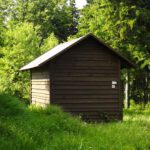 Schutzhütterl an der Einfahrt