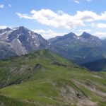 Jenseits des kleinen Sattels öffnet sich wieder das oberste Lechtal Jenseits des kleinen Sattels öffnet sich wieder das oberste Lechtal