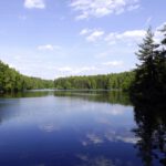 Mühlnickelweiher. Wird als Badesee angekündigt, aber am Ufer steht etwas von privat und Badeverbot... Mühlnickelweiher. Wird als Badesee angekündigt, aber am Ufer steht etwas von privat und Badeverbot...