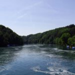 Auf der Brücke flussabwärts...