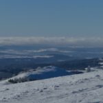 Die Wolken ziehen nach Westen (oder lösen sich von Osten her nach und nach auf)